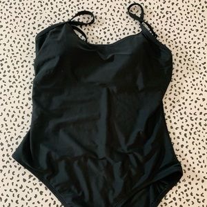 Women’s Onepiece Swimsuit